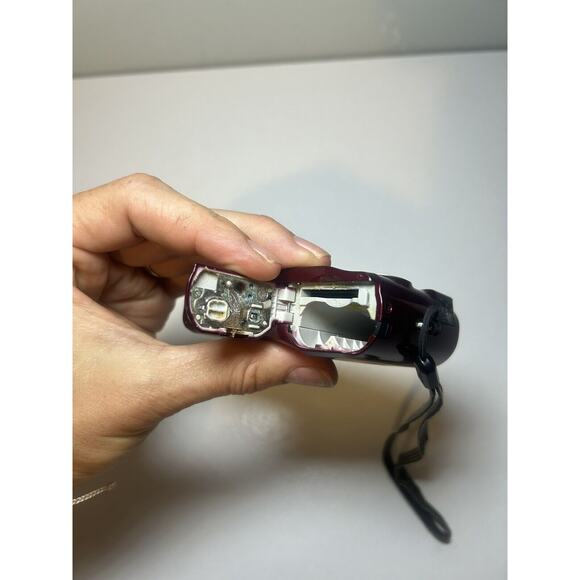 Nikon Coolpix L20 Red 10 Megapixels For Parts Not Working - Picture 6 of 8